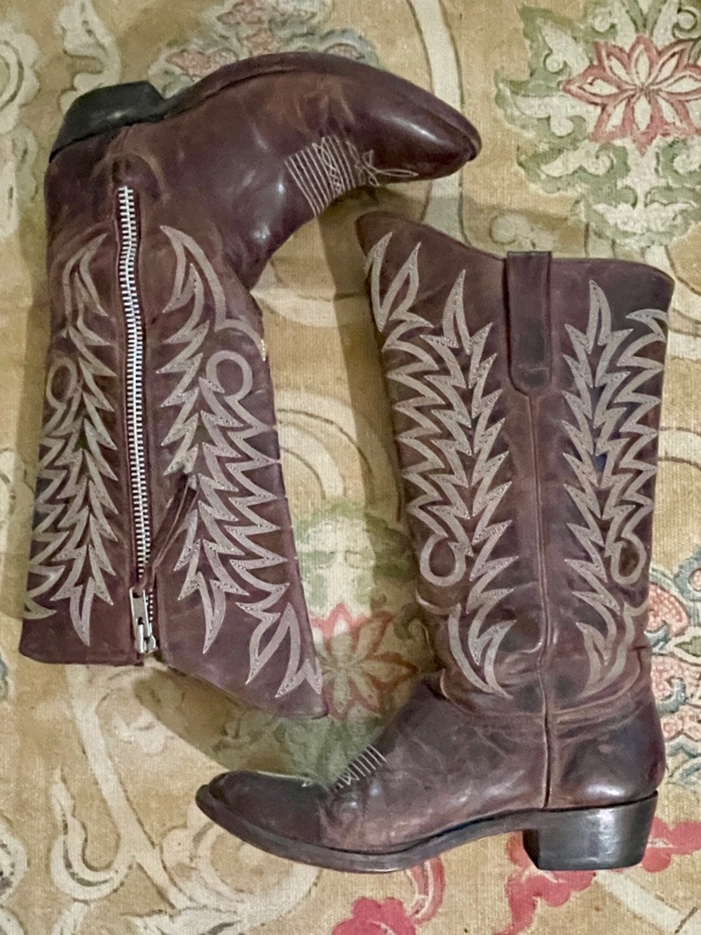Old Gringo | Razz 13" in Brown w/ Embroidery and Side Zip, Sz 8.5 ♥ Like new!